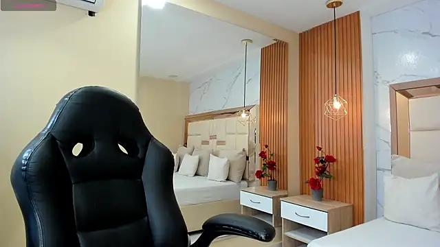 Snapshot of julieta_rosee chatting on December 3, 9:58 pm julieta rosee online show from December 3, 9:58 pm