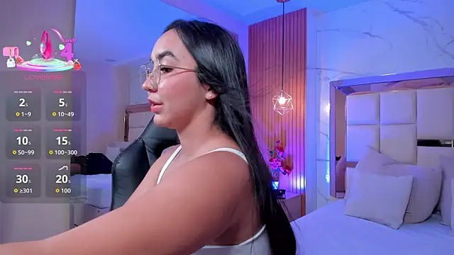 julieta rosee online show from July 16, 10:51 pm