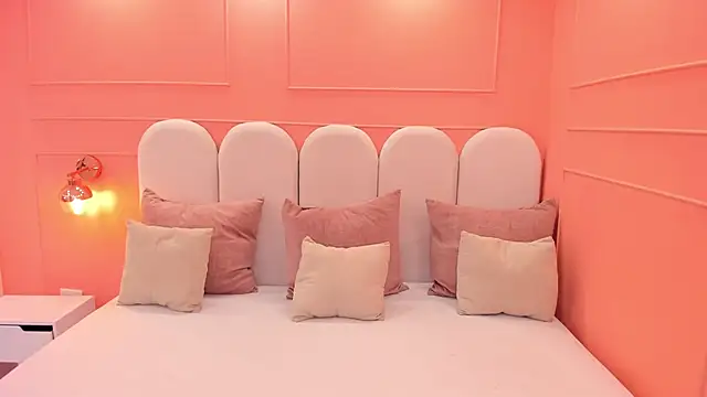 Snapshot of julieta_rosee chatting on September 23, 9:44 pm julieta rosee online show from September 23, 9:44 pm