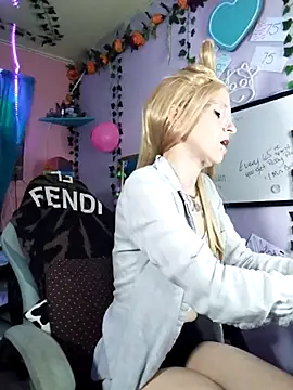 Purple2StayThnxx online show from November 6, 12:31 pm