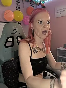 Snapshot of Purple2StayThnxx chatting on September 25, 2:23 pm Purple2StayThnxx online show from September 25, 2:23 pm