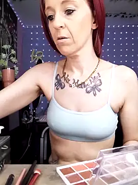 Snapshot of Purple2StayThnxx chatting on May 12, 4:24 pm Purple2StayThnxx online show from May 12, 4:24 pm