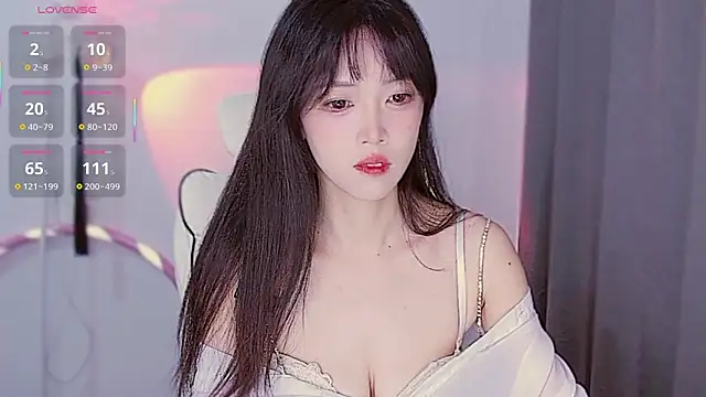 Snapshot of XiaoNana_ chatting on October 29, 1:37 am XiaoNana online show from October 29, 1:37 am