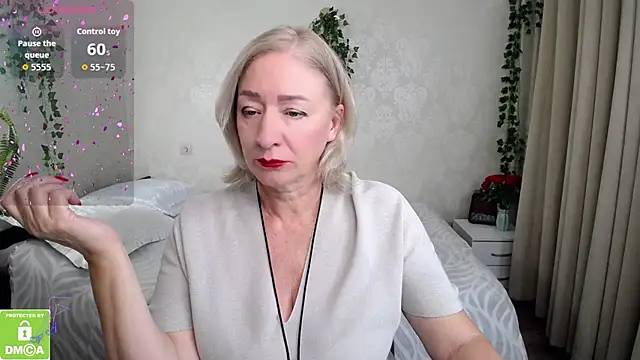Snapshot of hunters_woman chatting on October 19, 12:08 pm hunters woman online show from October 19, 12:08 pm