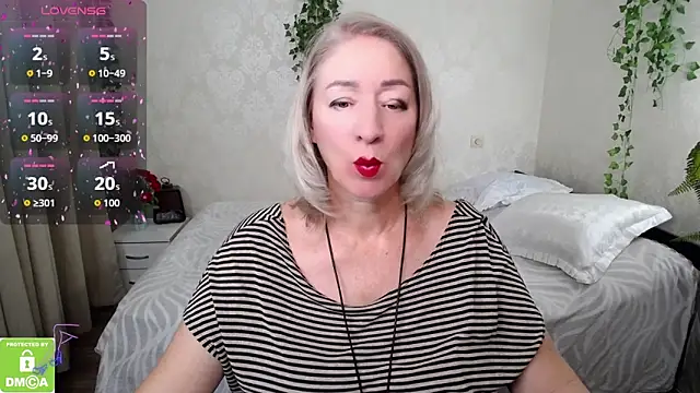 Snapshot of hunters_woman chatting on October 8, 2:07 pm hunters woman online show from October 8, 2:07 pm
