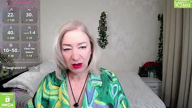 hunters woman online show from April 30, 9:19 pm