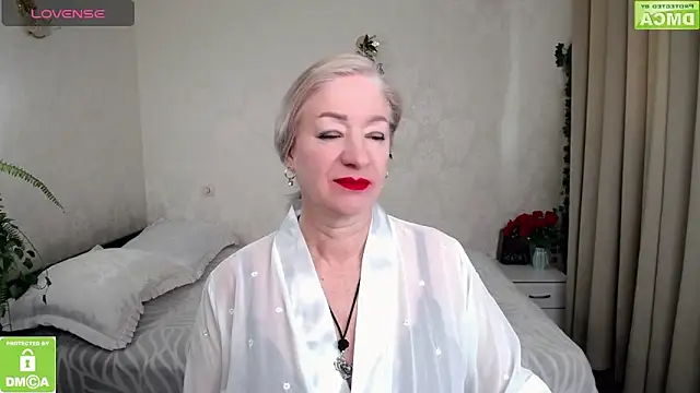 hunters woman online show from March 15, 5:03 am