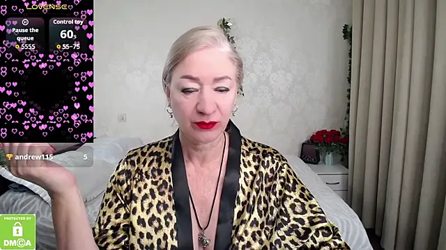 hunters woman online show from February 17, 5:16 am