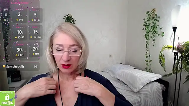 Snapshot of hunters_woman chatting on October 17, 1:57 pm hunters woman online show from October 17, 1:57 pm