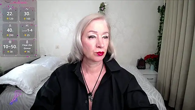 Snapshot of hunters_woman chatting on June 14, 4:52 pm hunters woman online show from June 14, 4:52 pm