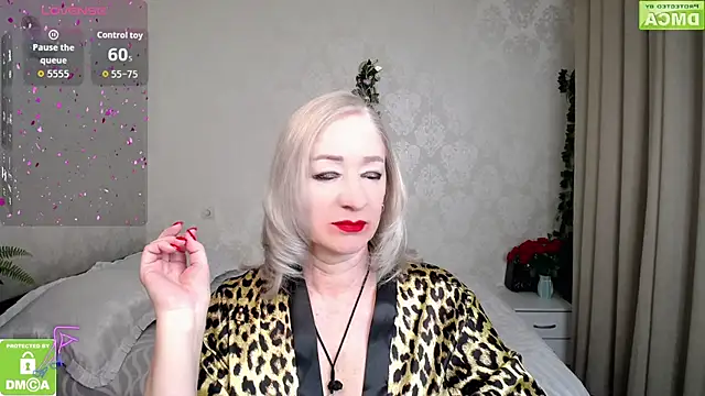 hunters woman online show from March 31, 5:26 pm