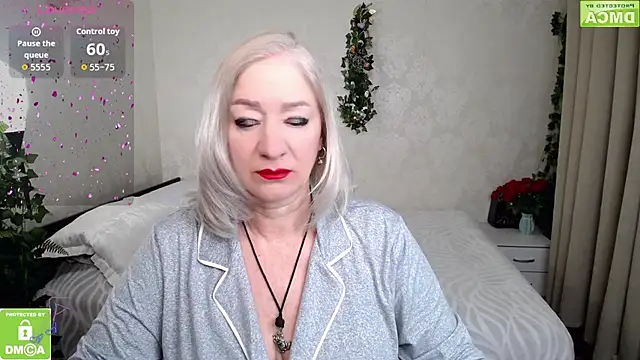 hunters woman online show from April 4, 6:36 pm