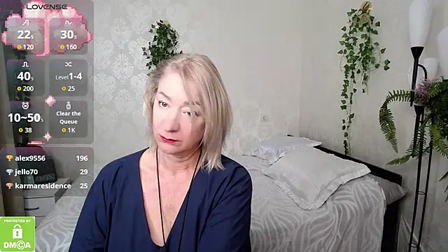 Snapshot of hunters_woman chatting on October 15, 1:26 am hunters woman online show from October 15, 1:26 am