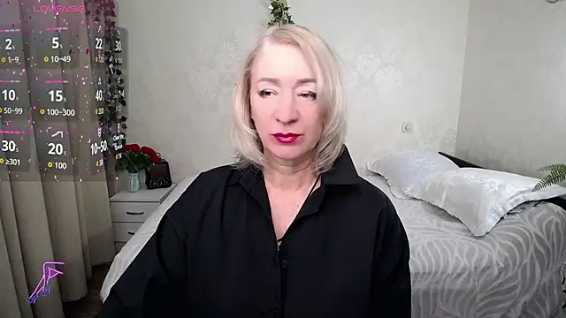 hunters woman online show from November 22, 1:43 pm