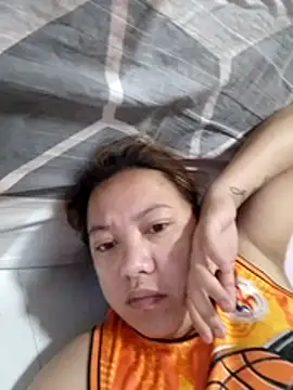 Snapshot of Rose_slut_squirt chatting on February 19, 11:29 am Rose slut squirt online show from February 19, 11:29 am