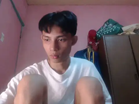 Snapshot of Kyoshi_19 chatting on June 28, 12:44 pm Kyoshi 19 online show from June 28, 12:44 pm
