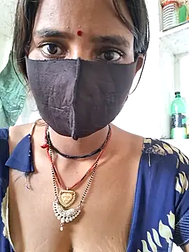 Snapshot of RAYI_Queen_3 chatting on November 6, 2:59 am RAYI Queen 3 online show from November 6, 2:59 am