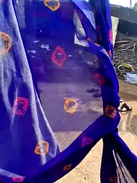 Snapshot of RAYI_Queen_3 chatting on November 28, 4:01 am RAYI Queen 3 online show from November 28, 4:01 am