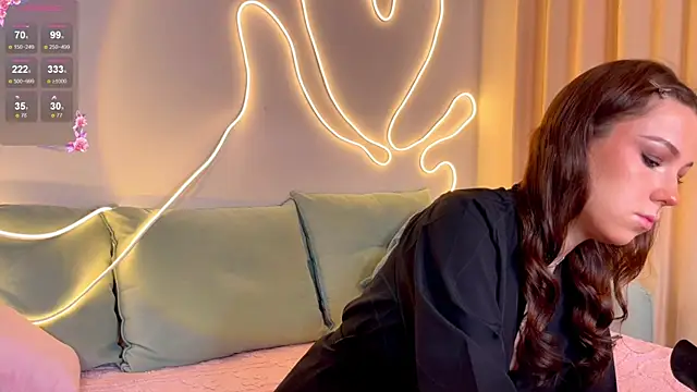 Eva Collinss online show from April 11, 1:46 am