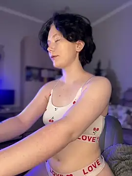 Snapshot of RinaShy chatting on December 15, 5:13 am RinaShy online show from December 15, 5:13 am