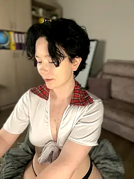 Snapshot of RinaShy chatting on November 21, 5:06 am RinaShy online show from November 21, 5:06 am