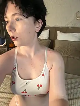 Snapshot of RinaShy chatting on October 24, 5:28 am RinaShy online show from October 24, 5:28 am