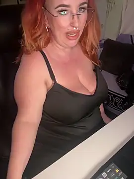 Snapshot of CurvyDoll_KateX chatting on September 28, 8:38 pm CurvyDoll KateX online show from September 28, 8:38 pm