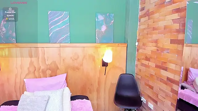 milavega  online show from March 18, 1:13 pm