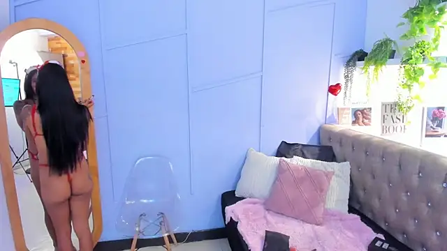 milavega  online show from April 10, 3:19 pm