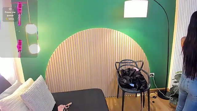 milavega  online show from February 20, 2:19 pm