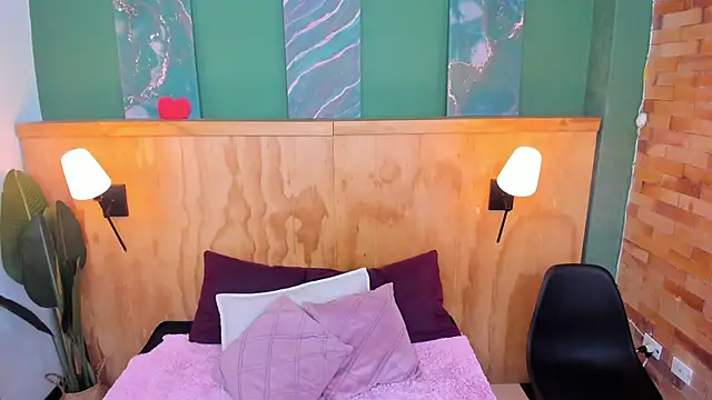 milavega  online show from December 4, 12:04 pm