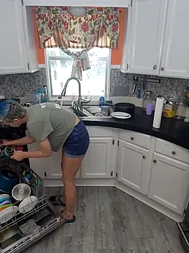 amymatthews92 online show from March 13, 2:00 pm