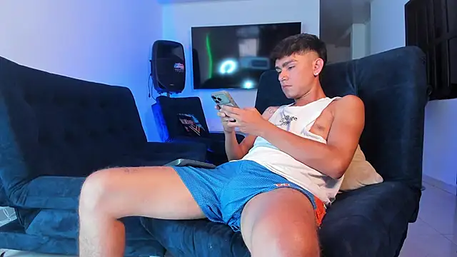 Snapshot of Steven_baby69 chatting on July 12, 9:15 pm Steven baby69 online show from July 12, 9:15 pm