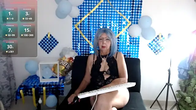 Snapshot of ruth_blue21 chatting on September 29, 12:00 pm ruth blue21 online show from September 29, 12:00 pm