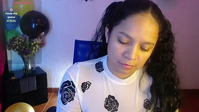 Snapshot of Sara_cute92 chatting on October 23, 8:35 am Sara cute92 online show from October 23, 8:35 am