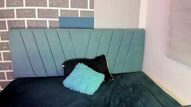 Snapshot of little_annee chatting on September 14, 11:38 pm little annee online show from September 14, 11:38 pm