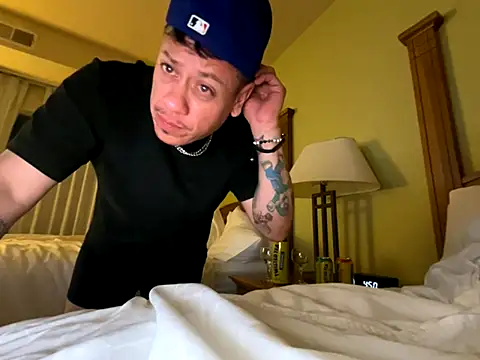 Snapshot of Ranthru13 chatting on October 2, 10:51 am Ranthru13 online show from October 2, 10:51 am