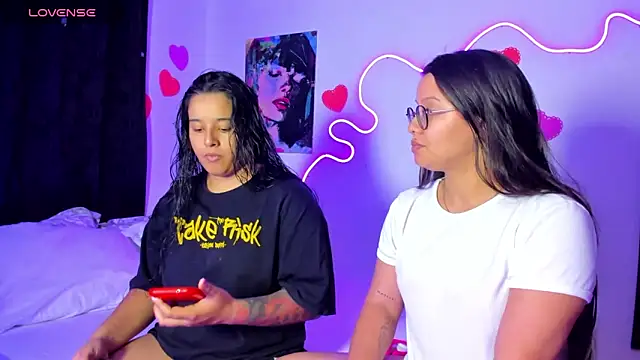 Dilan and Mia online show from April 14, 11:32 pm