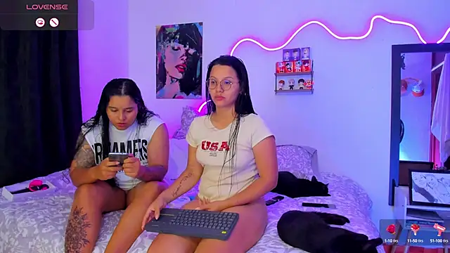 Snapshot of Dilan_and_Mia chatting on October 9, 11:49 pm Dilan and Mia online show from October 9, 11:49 pm