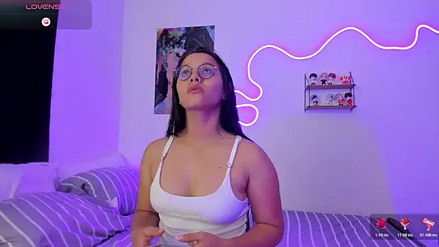 Snapshot of Dilan_and_Mia chatting on November 16, 8:24 pm Dilan and Mia online show from November 16, 8:24 pm