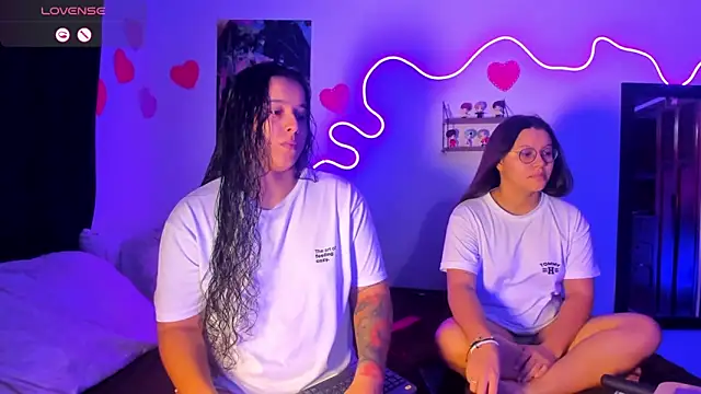 Dilan and Mia online show from April 9, 10:49 pm