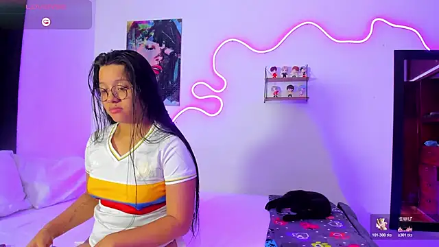 Snapshot of Dilan_and_Mia chatting on November 19, 2:33 am Dilan and Mia online show from November 19, 2:33 am