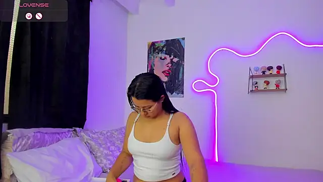 Dilan and Mia online show from December 18, 5:17 pm