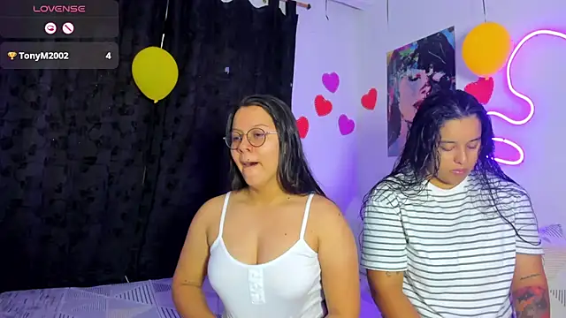 Dilan and Mia online show from March 24, 9:37 pm