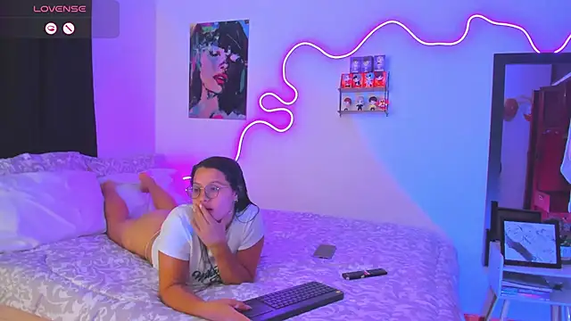 Snapshot of Dilan_and_Mia chatting on October 10, 8:09 pm Dilan and Mia online show from October 10, 8:09 pm