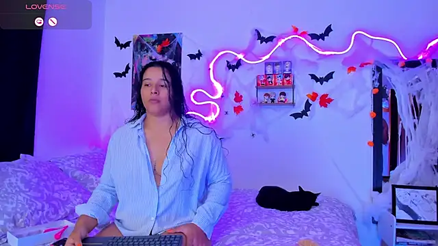 Snapshot of Dilan_and_Mia chatting on October 18, 6:54 pm Dilan and Mia online show from October 18, 6:54 pm