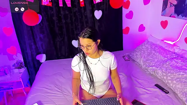 Dilan and Mia online show from February 18, 4:32 am