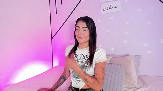 MiahCornell  online show from March 13, 7:52 pm