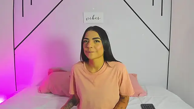 MiahCornell  online show from November 10, 7:30 pm