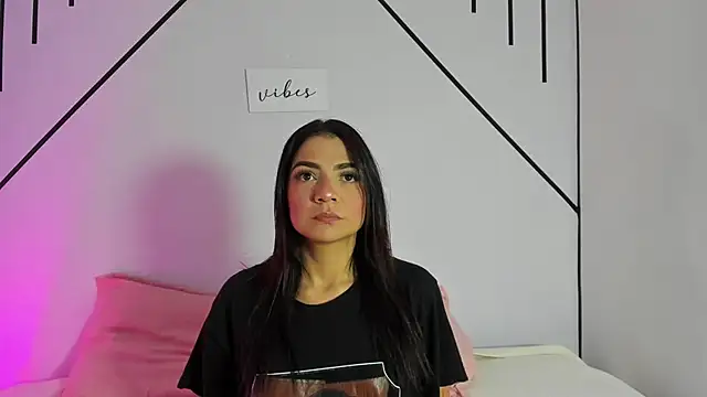 MiahCornell  online show from October 28, 6:51 pm